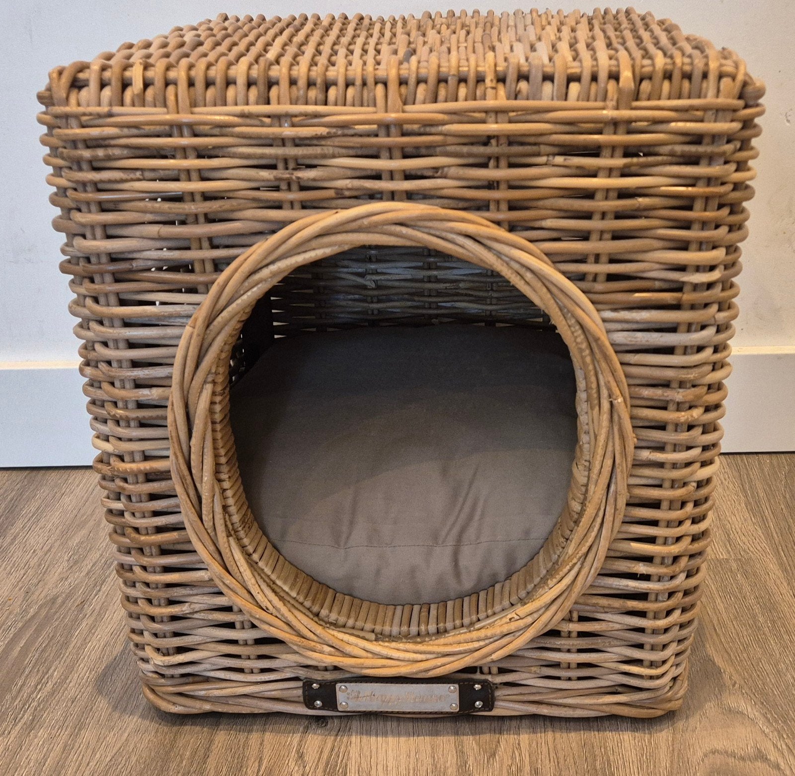 Happy-House rieten hocker/kubus | Hond en kat | 41x41x46cm, Dieren en Toebehoren, Hondenmanden, Ophalen of Verzenden, Zo goed als nieuw