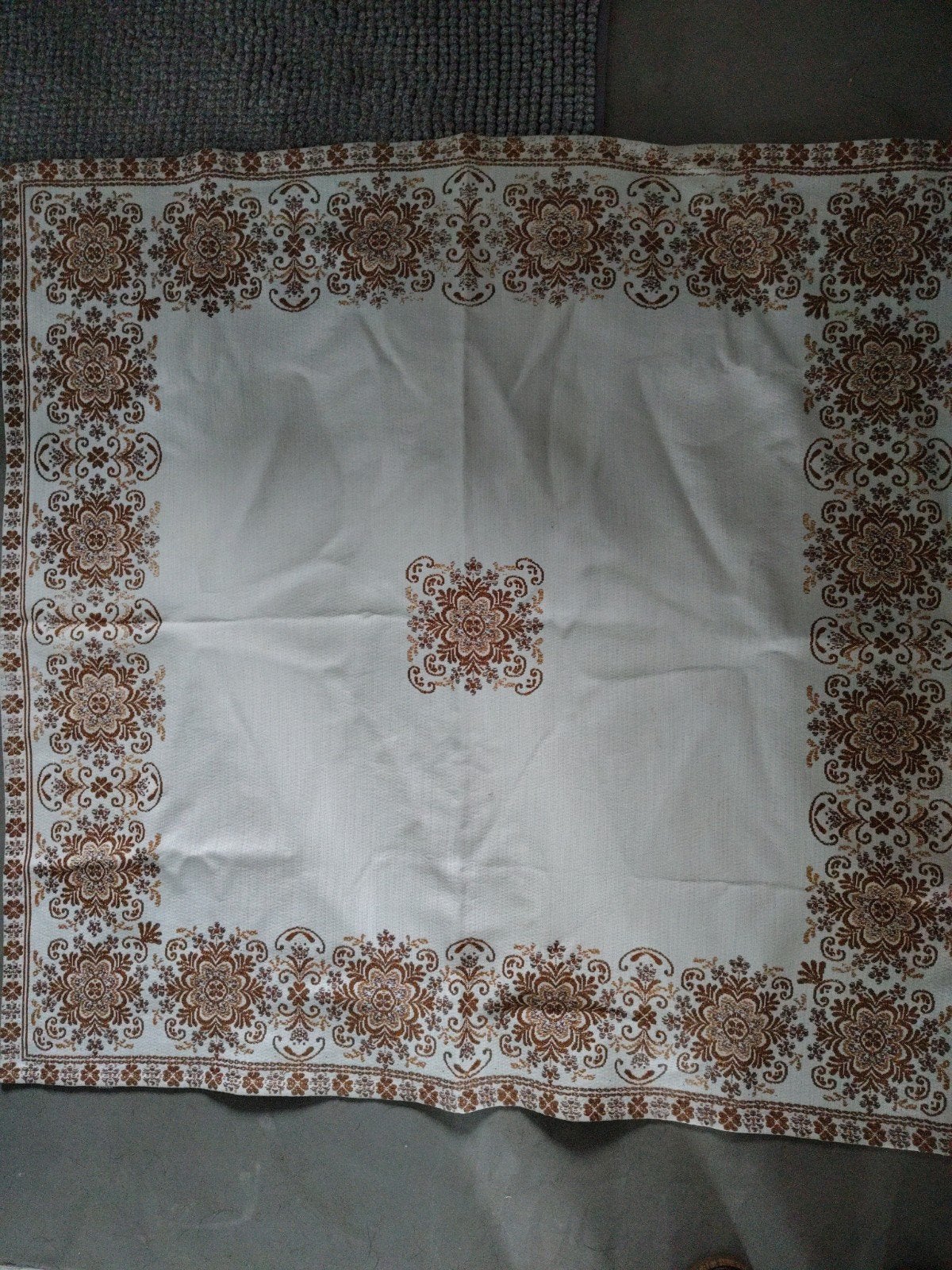 Vintage  Tirol Tafelkleed  met Bruin Bloemenpatroon, Gebruikt, Katoen, Tafelkleed, Geweven