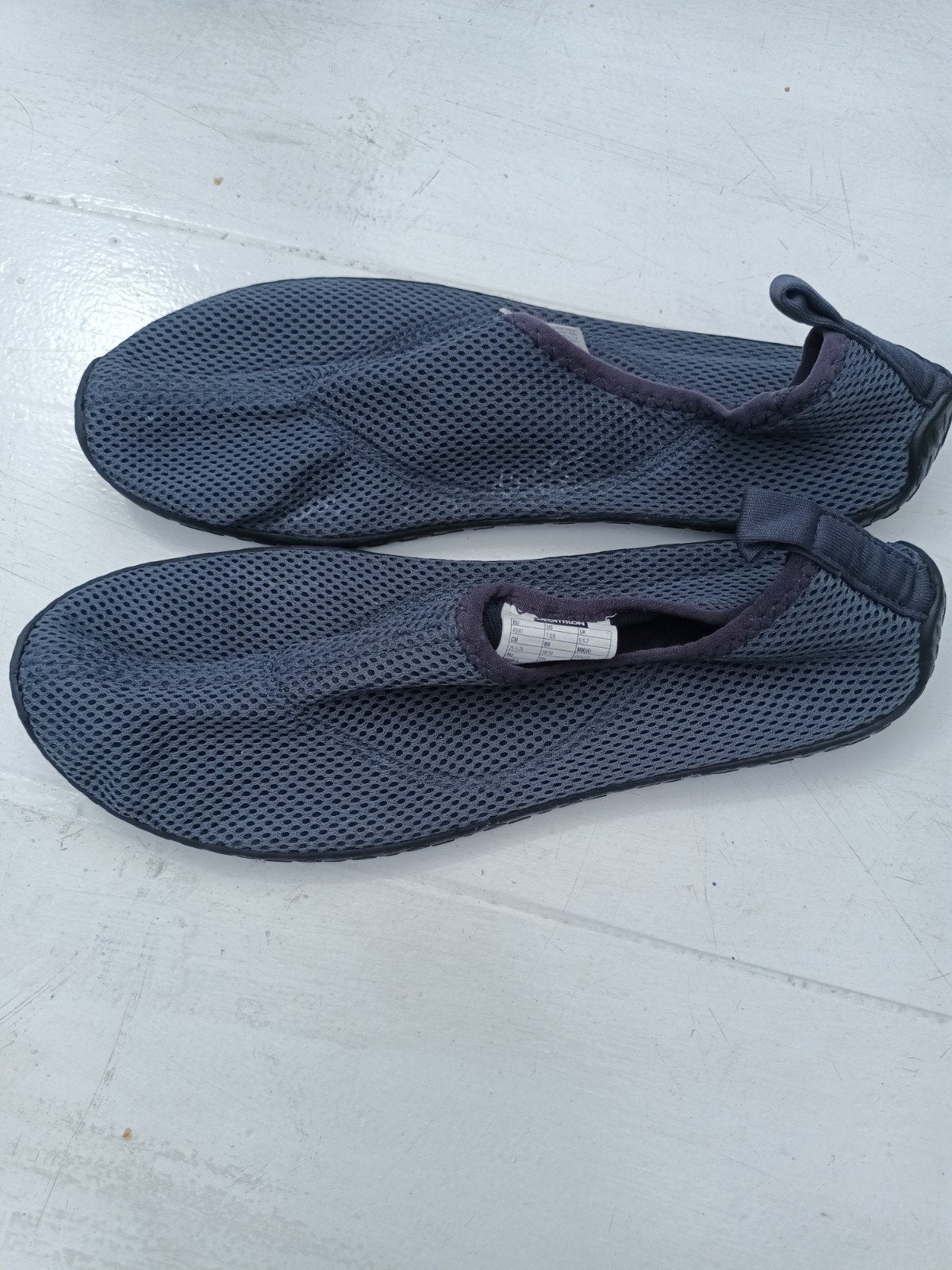 Waterschoenen Decathlon maat 40/41 - Zo goed als nieuw, Watersport en Boten, Watersportkleding, Zeil- of Surfschoenen, Ophalen of Verzenden