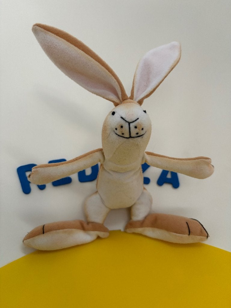 K1536 hazeltje met korrelvulling, Kinderen en Baby's, Speelgoed | Knuffels en Pluche, Ophalen of Verzenden, Overige typen