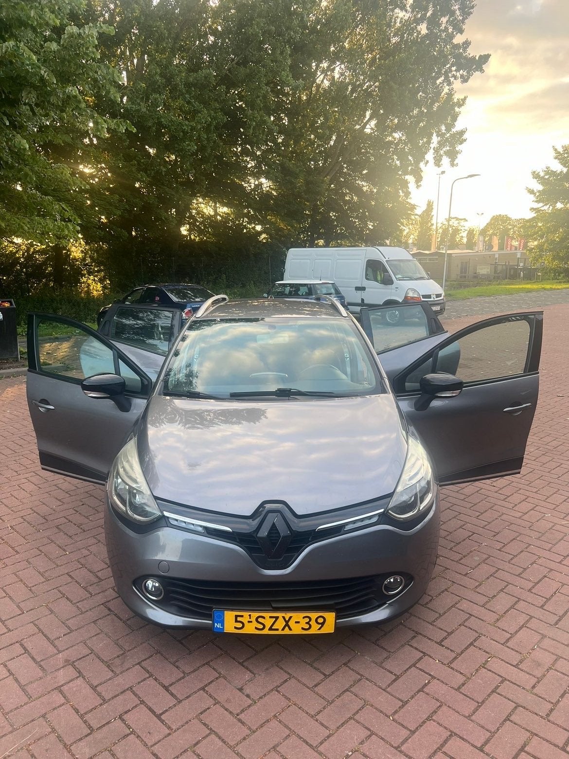 Renault Clio 1.5 DCI 66KW Estate 2014 Grijs, Voorwielaandrijving, 4 cilinders, 1096 kg, Origineel Nederlands