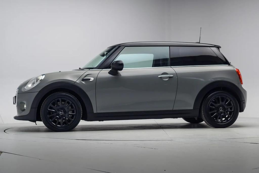 MINI Cooper 1.5 136pk First Born Edition Aut. [ LED Navi pro, Auto's, 136 pk, Gebruikt, Lichtsensor, 4 stoelen