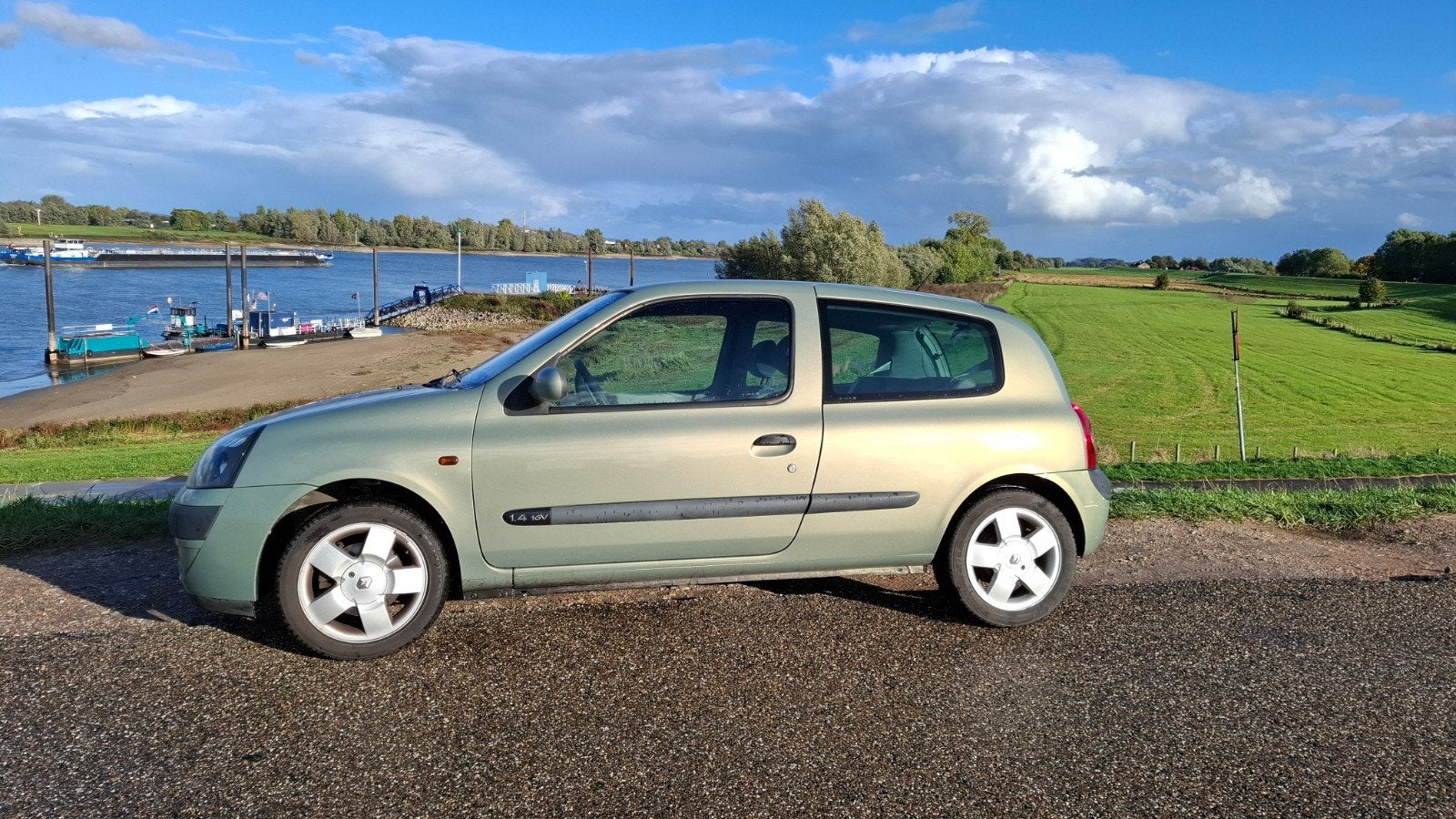 Renault Clio 1.4 16V RT 3 deurs, Auto's, Voorwielaandrijving, 40 €/maand, 1200 kg, Handgeschakeld