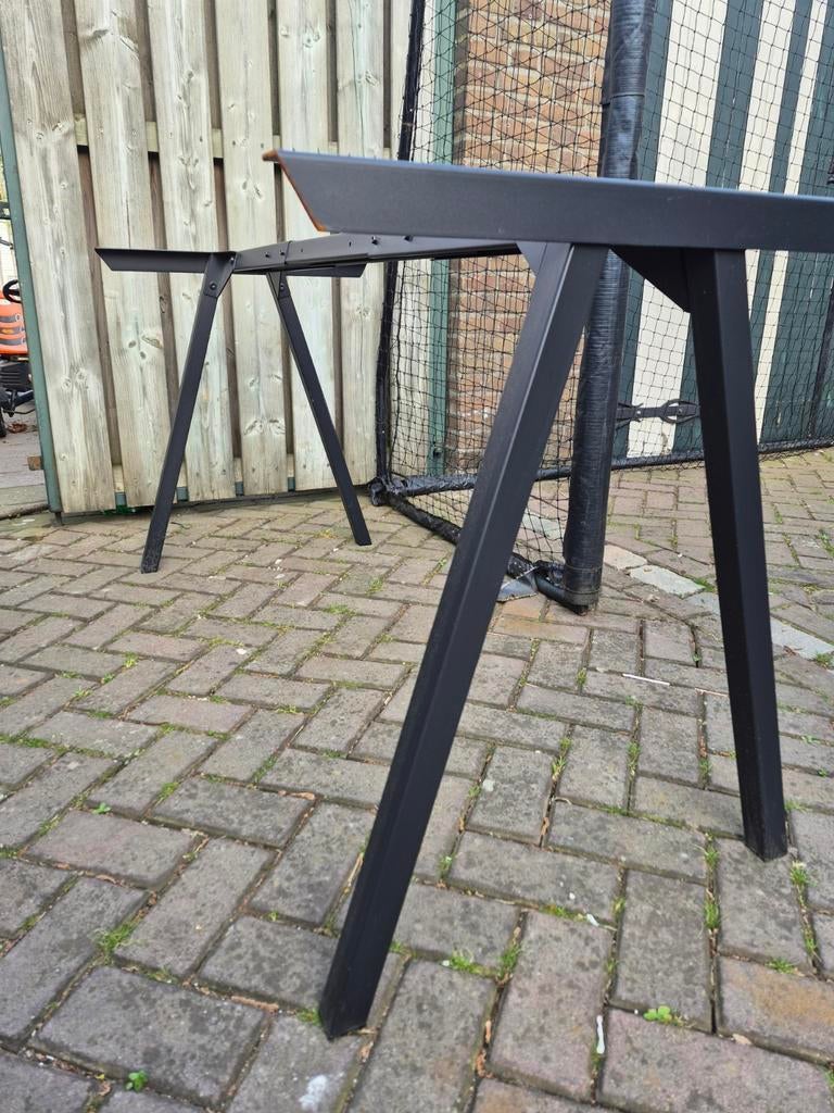 Bureau onderstel IKEA, Ophalen, In hoogte verstelbaar