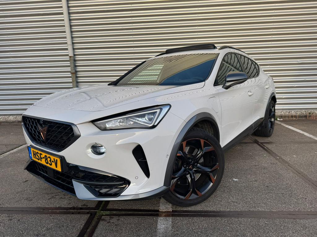 CUPRA Formentor VZ Performance|Hybrid 245pk|360|MEMORY|PANO, Auto's, Cupra, 4 cilinders, Formentor, Leder en Stof, Wit