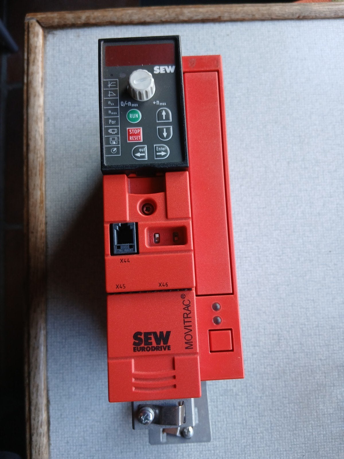 SEW Frequentieregelaar MC07B0005-5A3-4-SO 0,55kW 400V, Ophalen of Verzenden