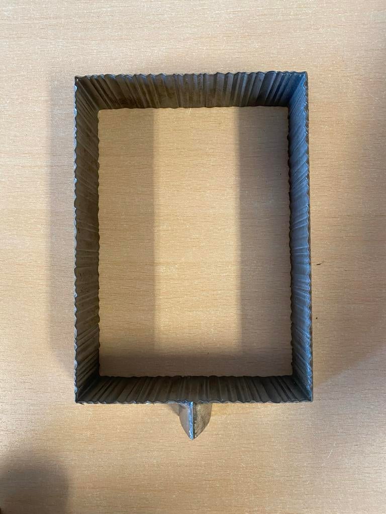 Massief stalen stansmes kartel 10,5 x 14,5 cm, Hobby en Vrije tijd, Gebruikt, Geschikt voor karton, Gereedschap of Toebehoren