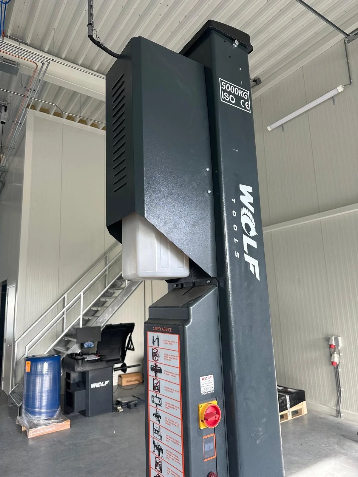 Wolf WL250NG UNIEKE 2 koloms hefbrug 5 ton, independent lift, Ophalen, Nieuw