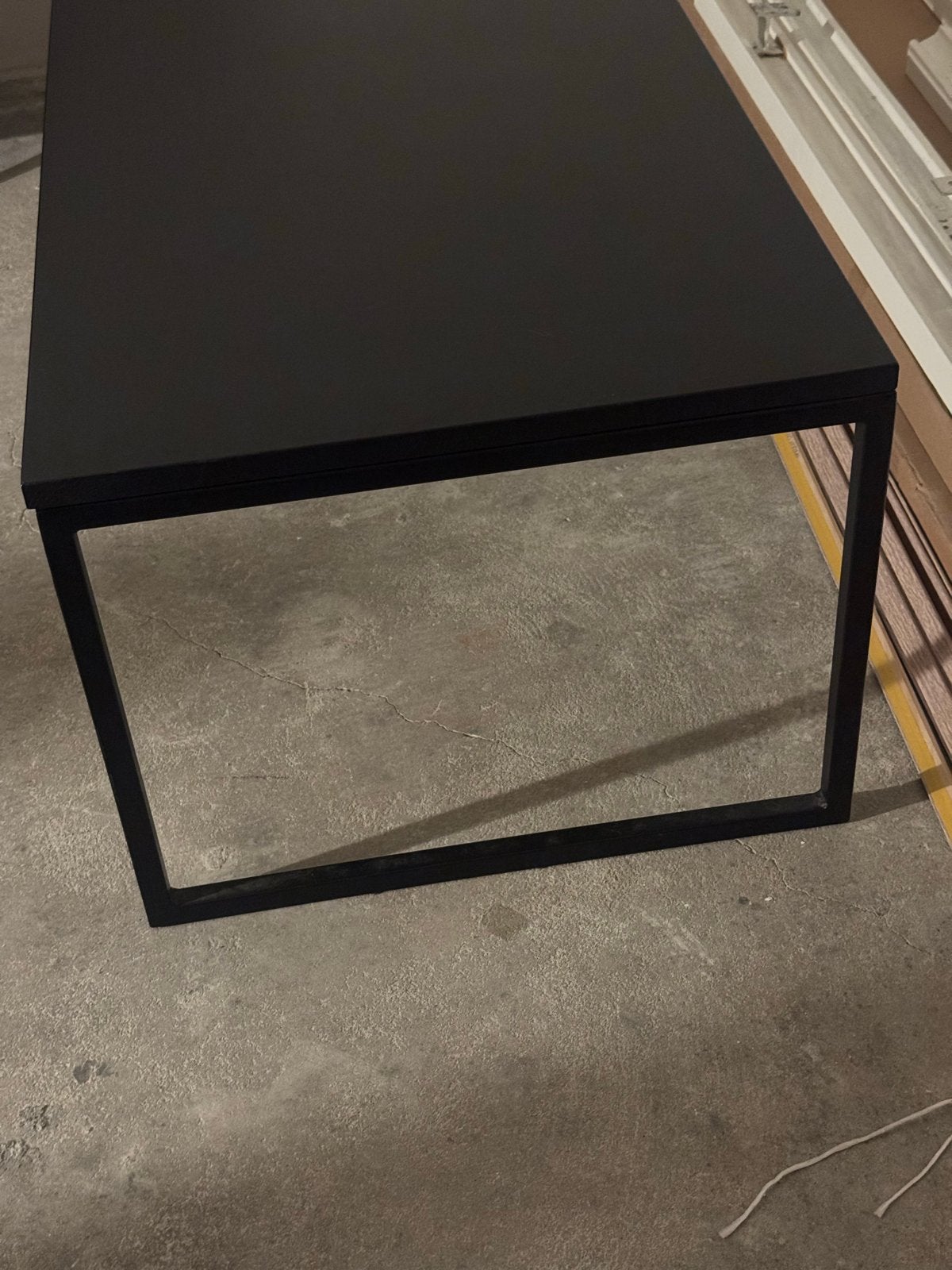 Zwarte salontafel/bijzettafel 40x160x55 cm (hxbxd), 50 tot 100 cm, 150 tot 200 cm, Zo goed als nieuw, Modern/strak