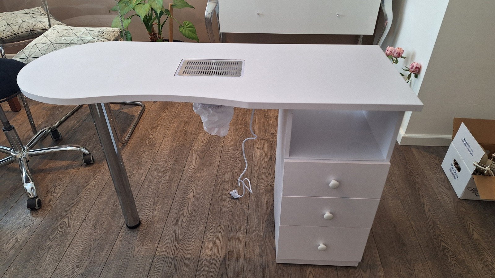 Manicuretafel met afzuiging en Lades, Ophalen, Met lades, Gebruikt, Spaanplaat of MDF