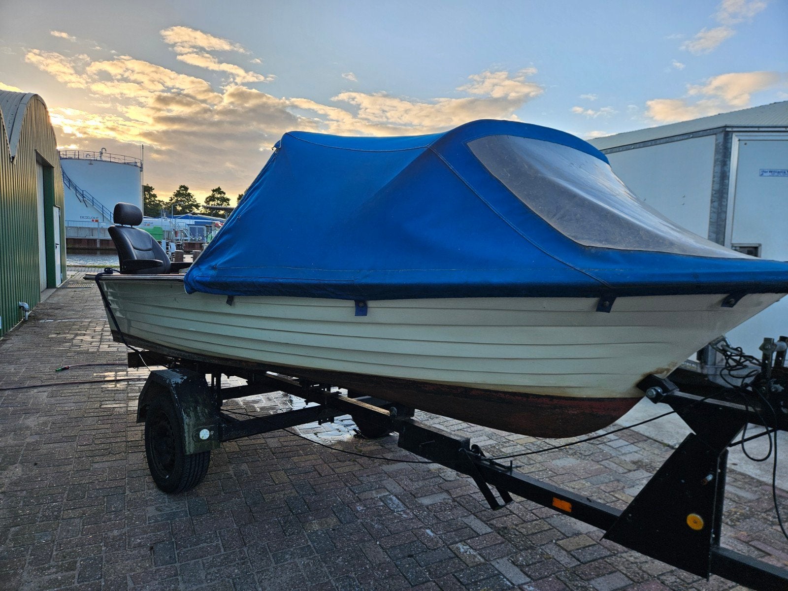 Polyester boot 5 meter + trailer, Ophalen, Polyester, Buitenboordmotor