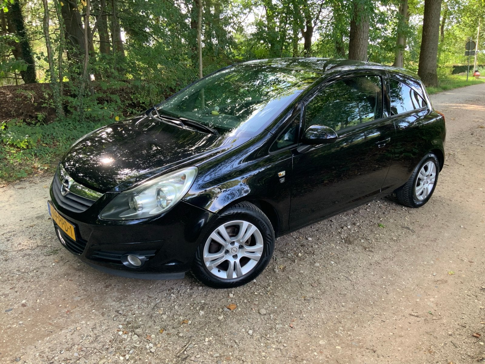 Opel Corsa 1.2 16V 3D 2011 Zwart, Voorwielaandrijving, 450 kg, 40 €/maand, 1229 cc