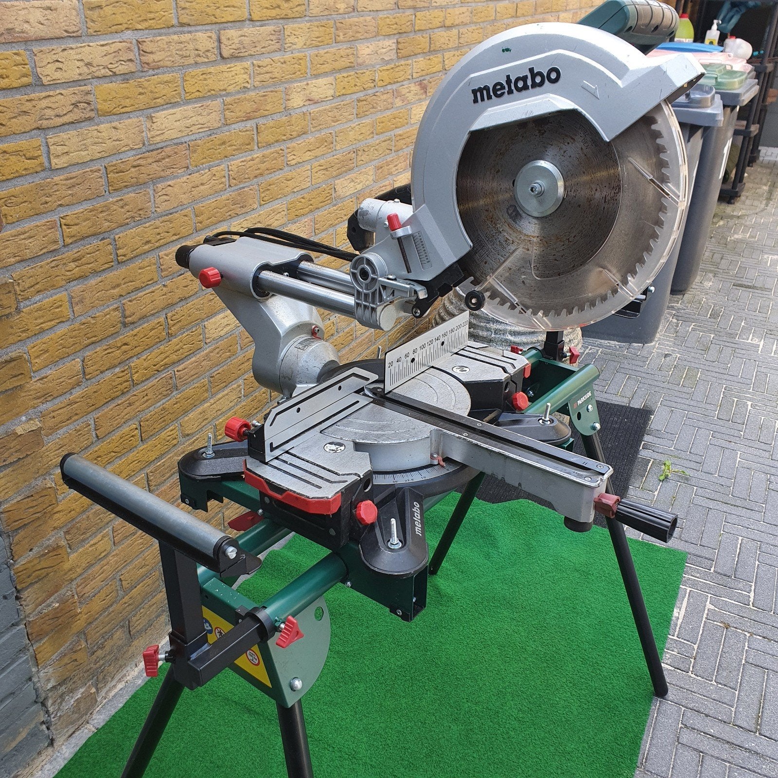 afkortzaag Metabo KGS 305 M, Ophalen, 1200 watt of meer, Afkortzaag, 70 mm of meer