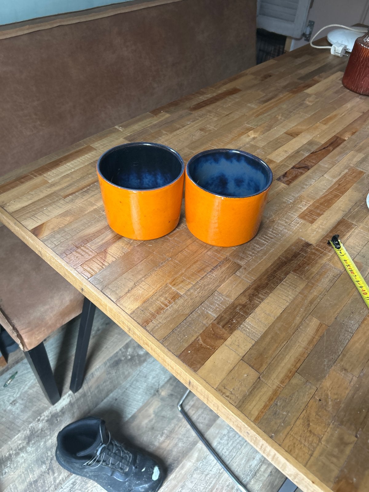 Vintage Adco bloempotten - Oranje met blauwe binnenkant, Ophalen, Gebruikt, Rond, Binnen