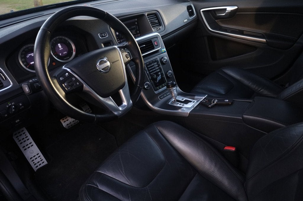 Volvo S60 3.0 T6 AWD Momentum Aut. | Heico Uitvoering | Pano, Auto's, Volvo, Automaat, Euro 5, S60, Zwart