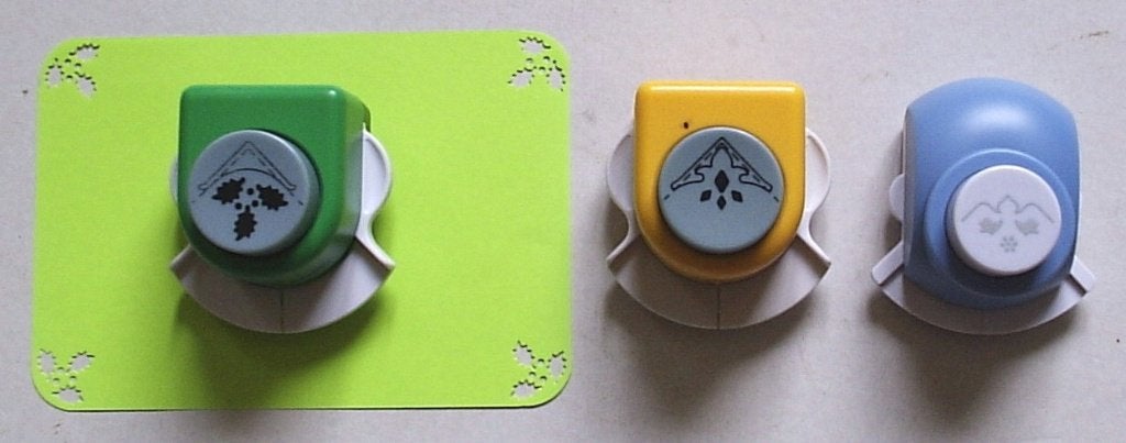 3 hoek ponsen voor kerstkaarten. 2 van Mireille. € 0,50/stuk, Verzenden, Gebruikt, Kerst, Pons of Mal