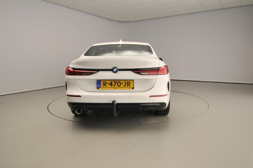 BMW 2 Serie Gran Coupe 218i | LED | Navigatie | Sportstoelen, Auto's, BMW, 12 maanden, Gebruikt, 1350 kg, Wit