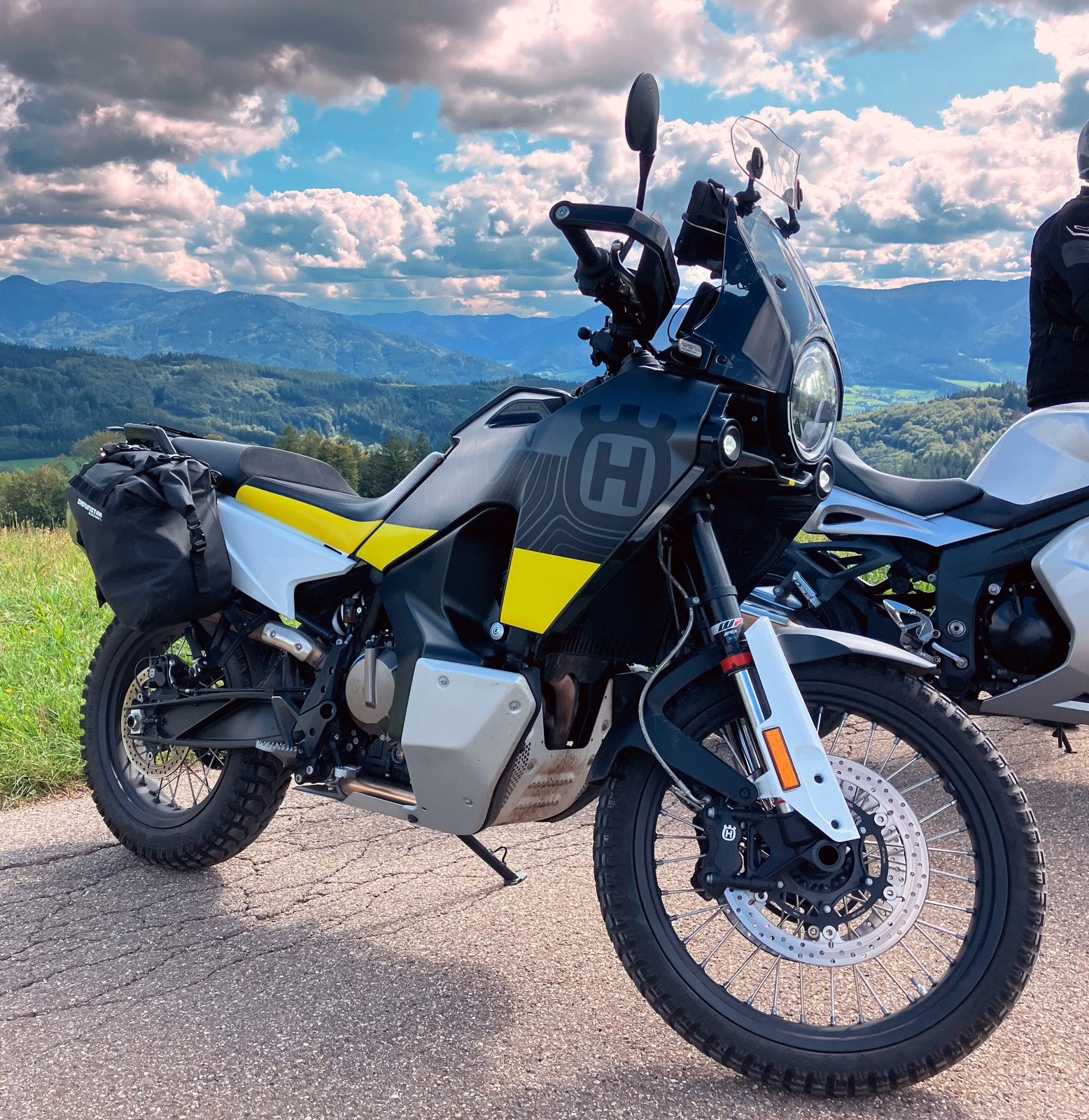 Skid plate / tankbeschermer husqvarna norden 901, Ophalen, Gebruikt