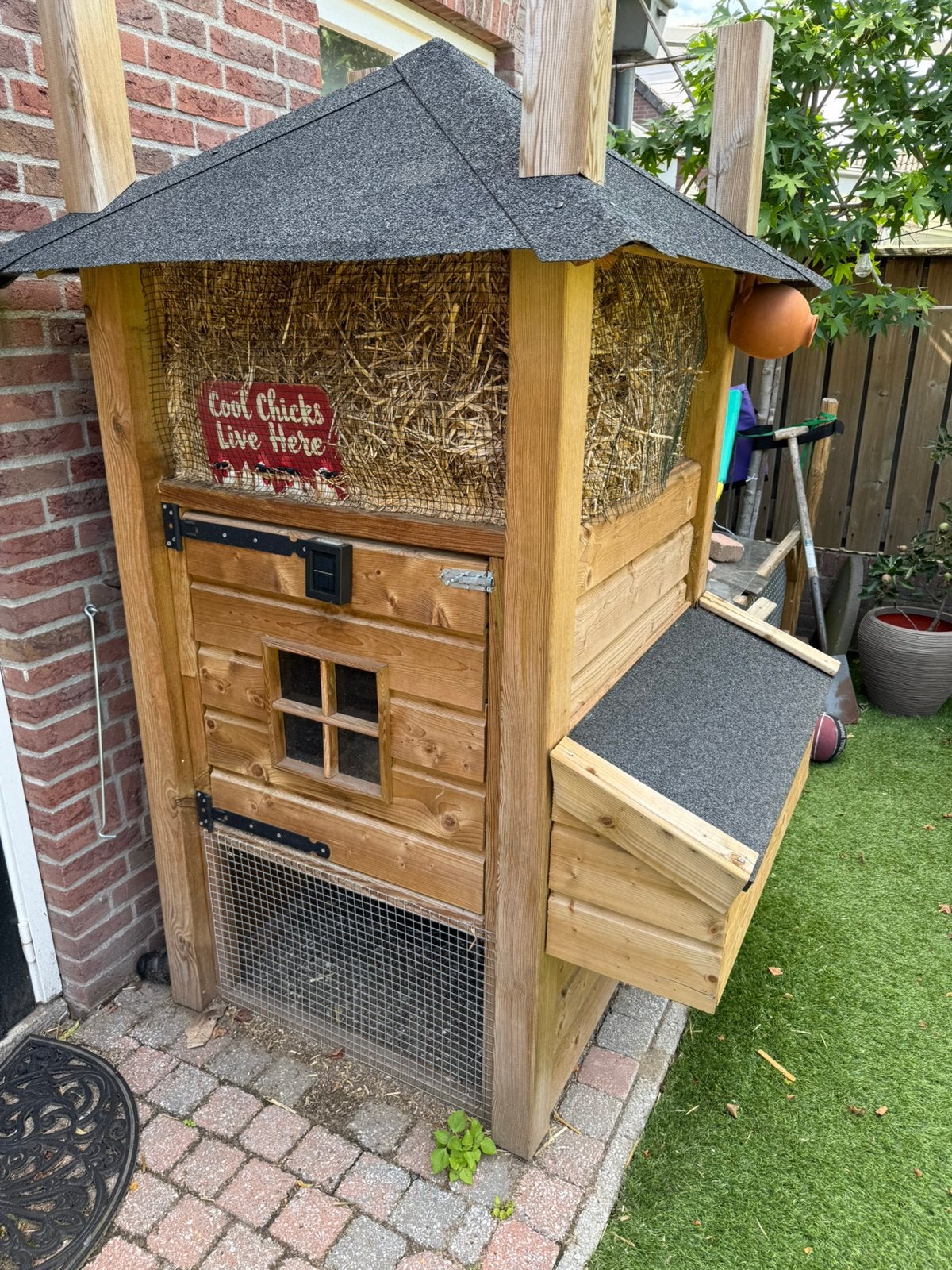 Kippenhok hooiberg, Ophalen, Zo goed als nieuw, Kippenhok of Kippenren