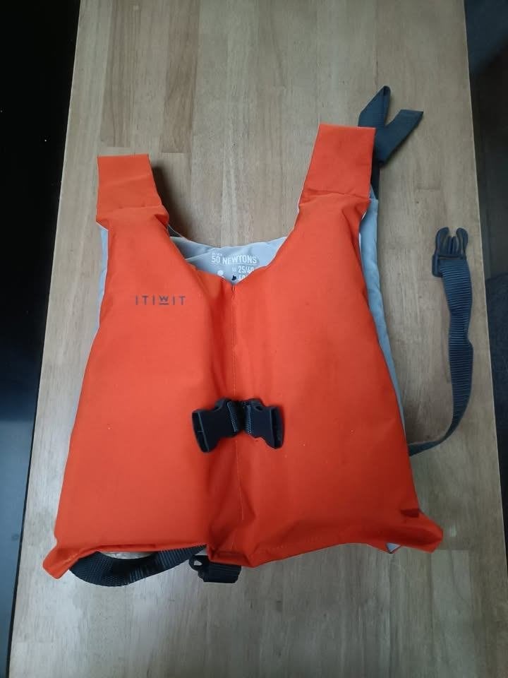 Zwemvest voor kinderen tot 40kg, Watersport en Boten, Kind, Ophalen of Verzenden, Zo goed als nieuw, ITIWIT
