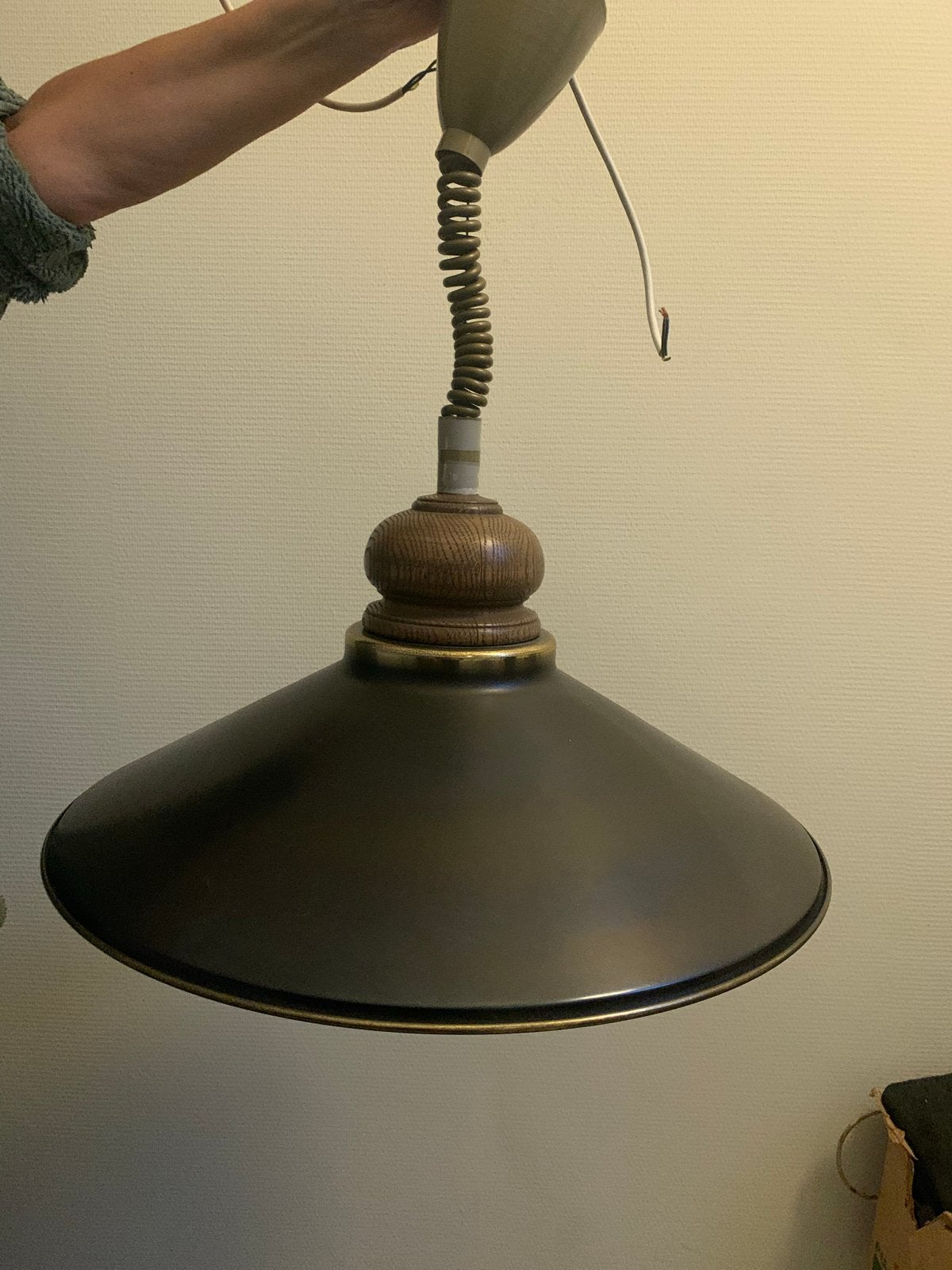 Bronzen hanglamp met houten detail, Ophalen, Gebruikt, Metaal