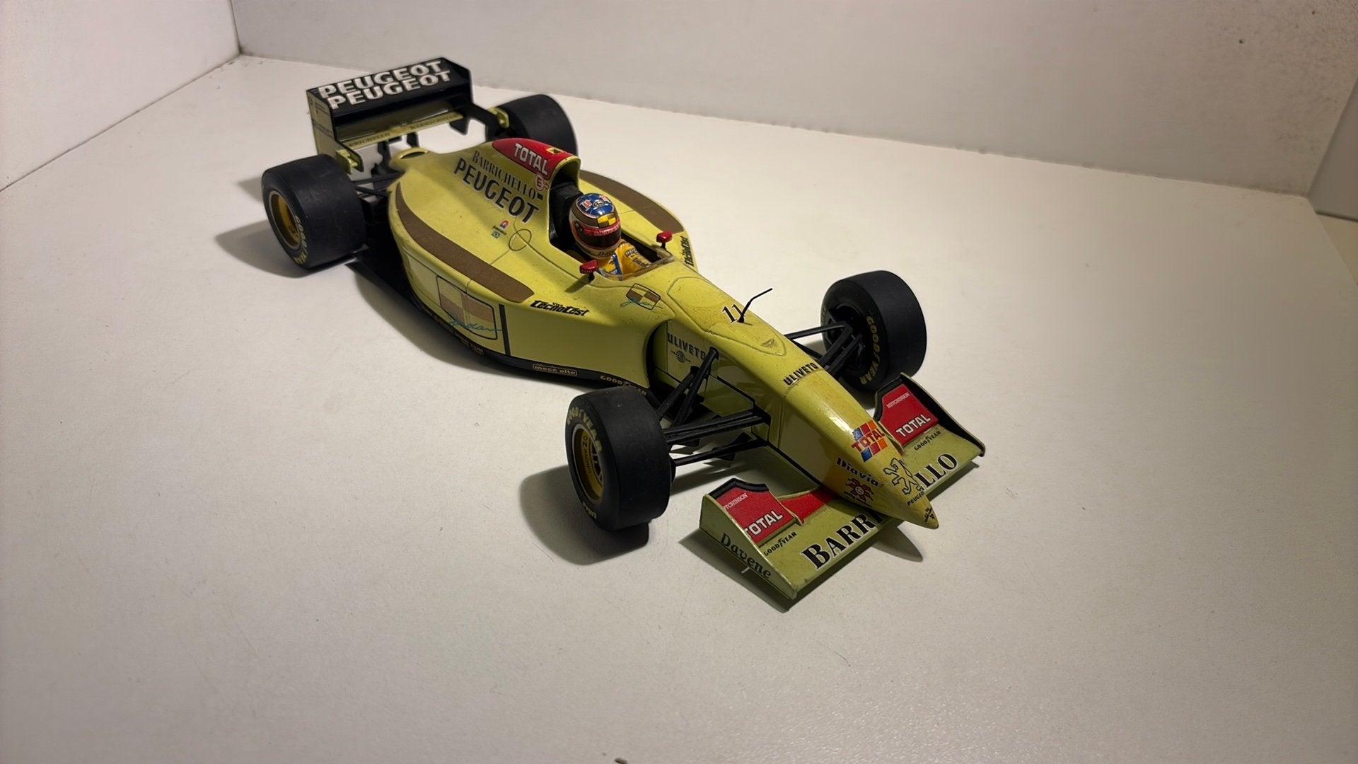 F1 jordan Peugeot Barrichello minichamps 1.18, Hobby en Vrije tijd, Modelauto's | 1:18, Ophalen of Verzenden, MiniChamps, A, A
