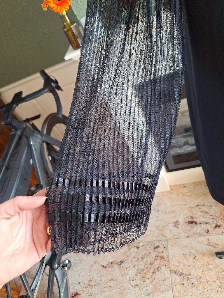 Ana Alcazar zwart jurk transparant plisse mouw 38 M, Kleding | Dames, Jurken, Maat 38/40 (M), Verzenden, Zwart, Zo goed als nieuw