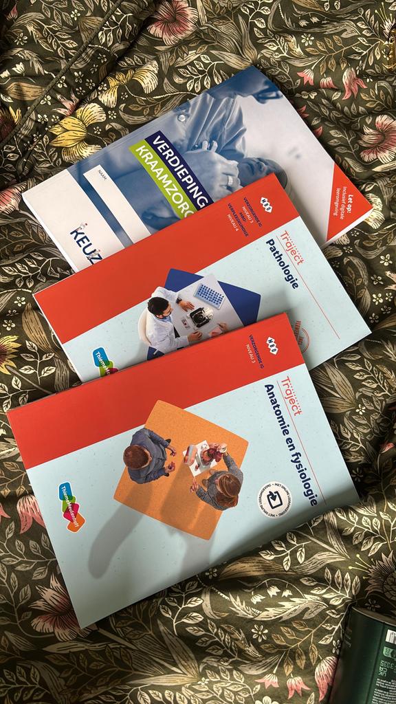 Boeken Verzorgende IG: Pathologie, Anatomie, Kraamzorg MBO, Boeken, Ophalen of Verzenden, Zo goed als nieuw