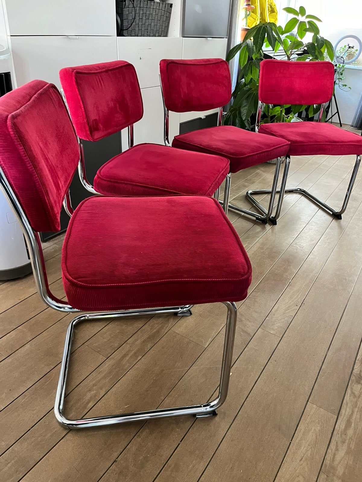 Zuiver rigde rib eetkamerstoelen rood 4 st., Ophalen, Zo goed als nieuw, Rood