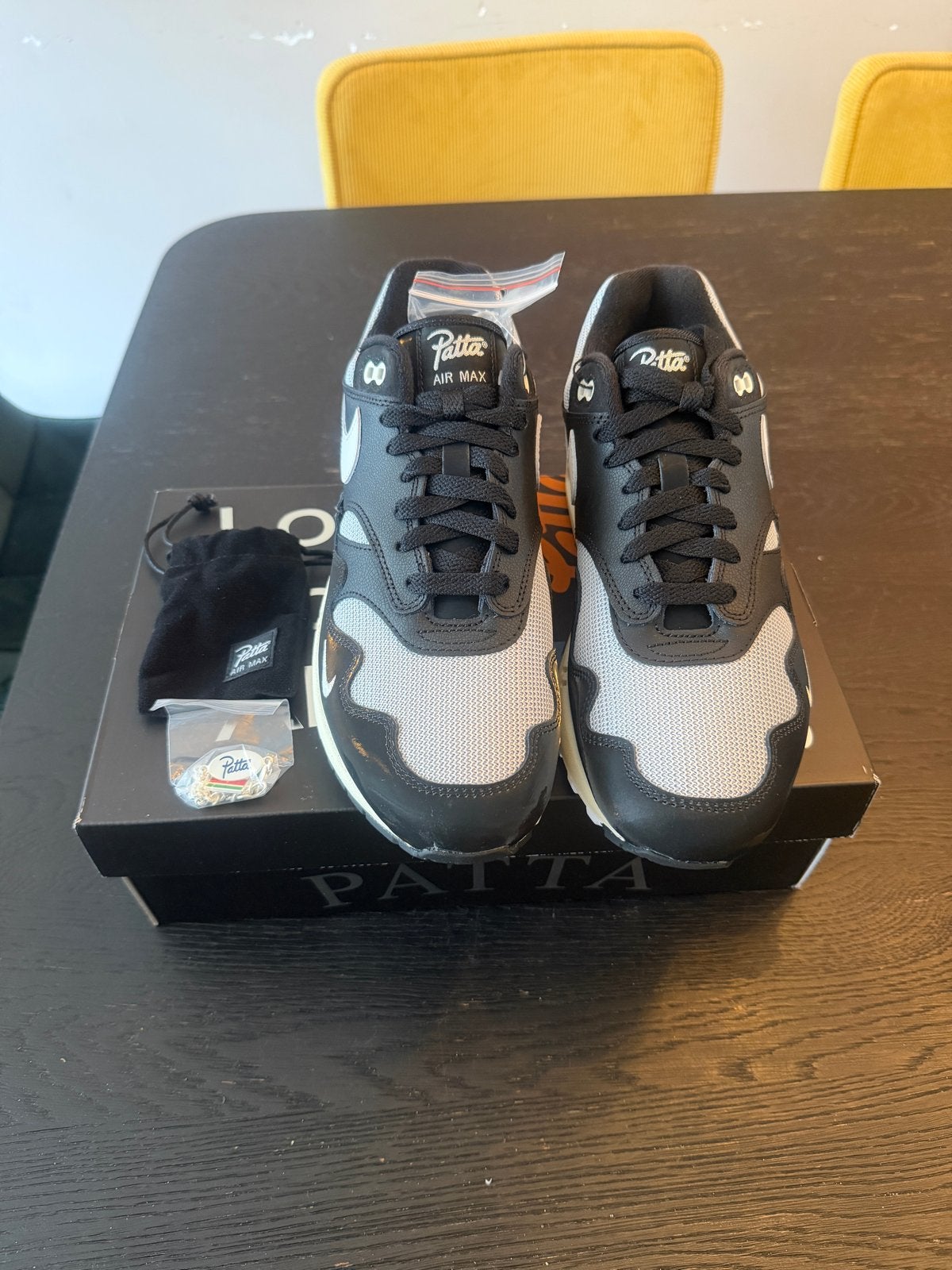 Nike Air Max 1 Patta Metallic Silver (DQ0299-001), Ophalen of Verzenden, Nieuw, Zwart, Sneakers of Gympen