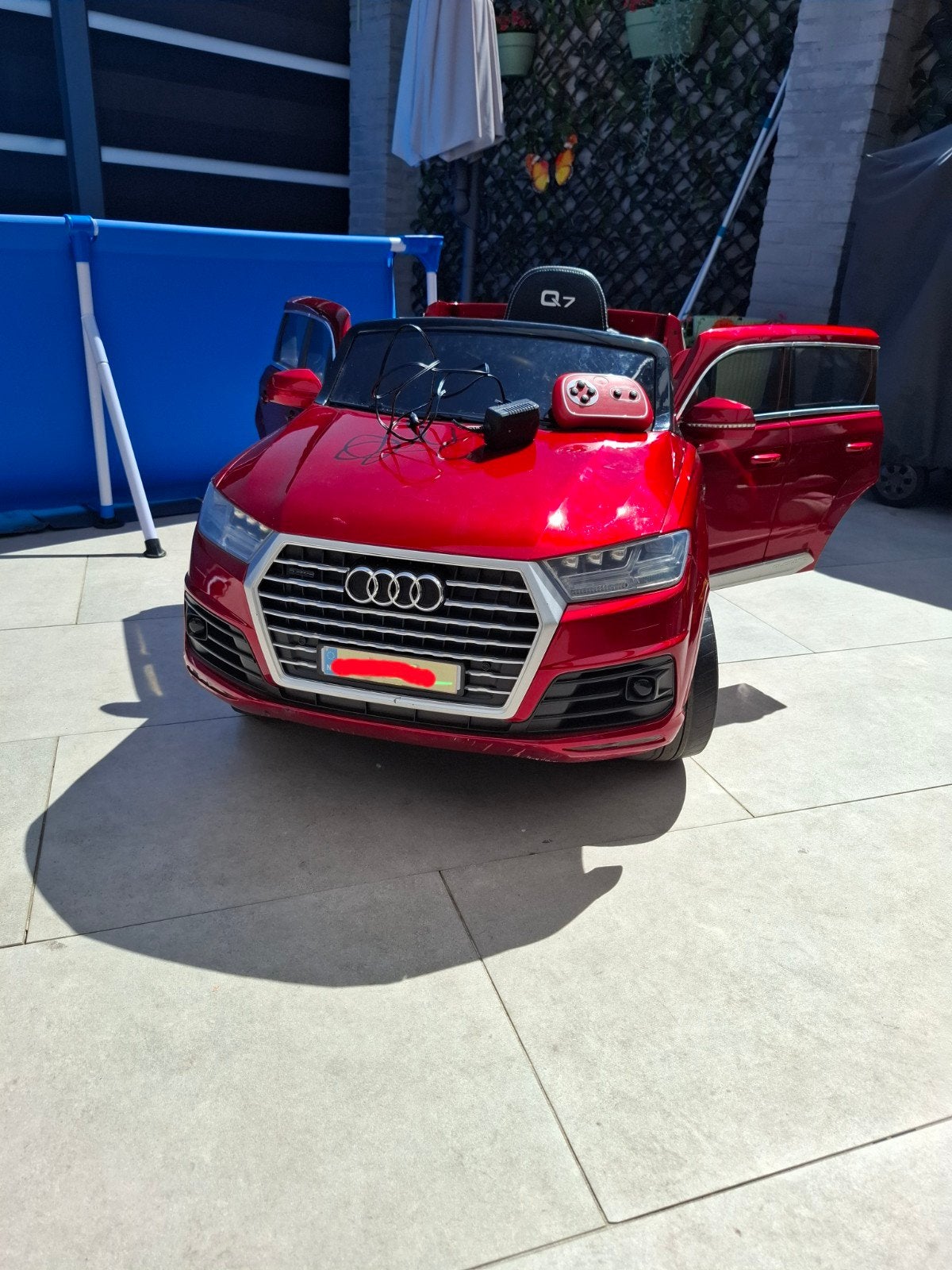 Audi Q7 Elektrische Kinderauto - Rood met Afstandsbediening, Kinderen en Baby's, Ophalen, Gebruikt, Afstandsbediening