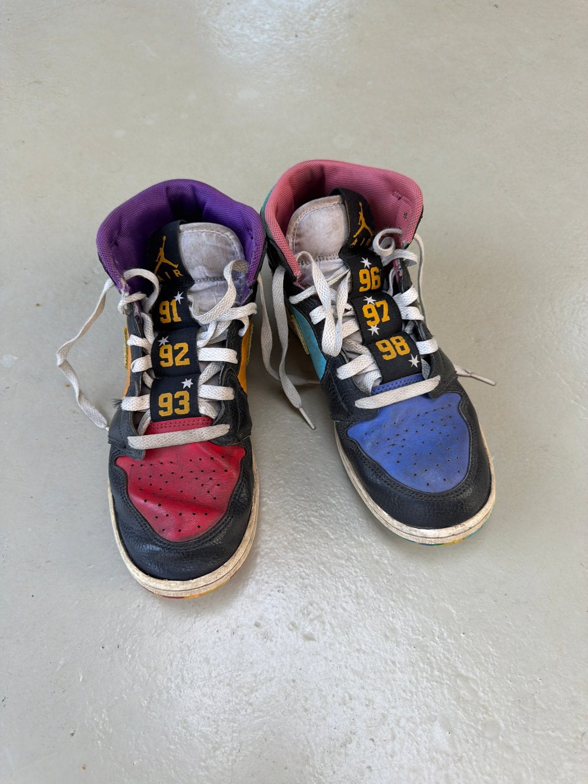 Jordan 1 Mid SE 'Fearless' Multicolor Sneakers Maat 39, Ophalen of Verzenden, Gedragen, Overige kleuren, Sneakers of Gympen