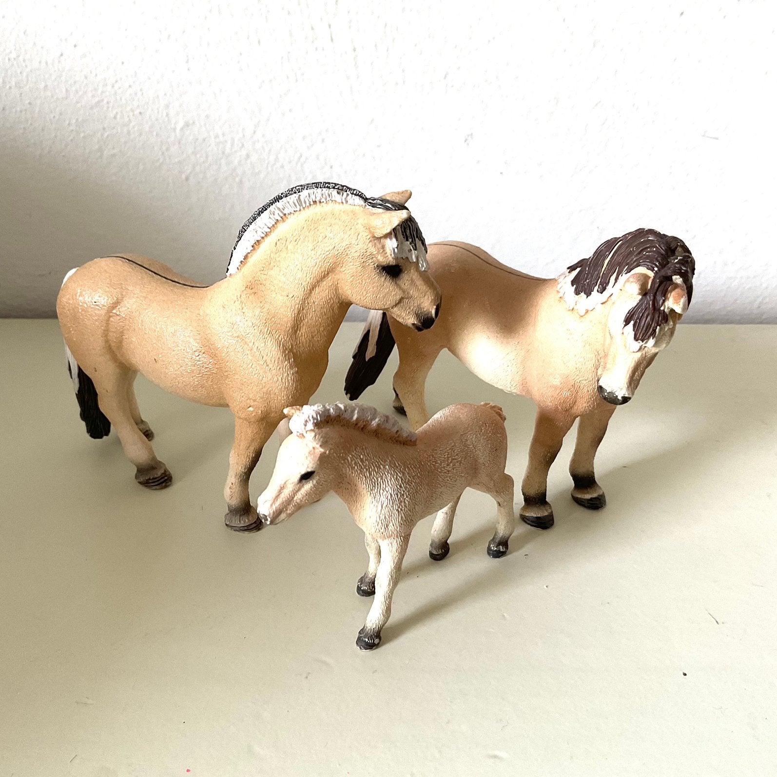 Schleich fjorden familie, collectors, Ophalen of Verzenden, Zo goed als nieuw, Paard, Beeldje of Figuurtje