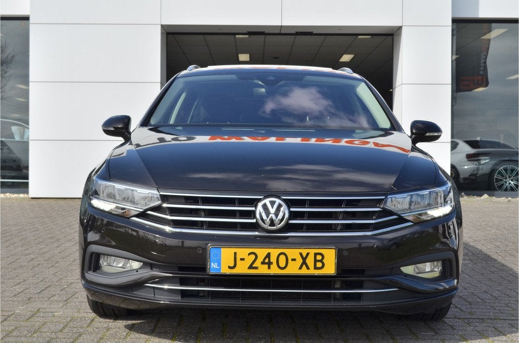 Volkswagen Passat Variant 1.5 TSI Comfort Panoramadak | Acht, 4 cilinders, Origineel Nederlands, Automatische klimaatregeling