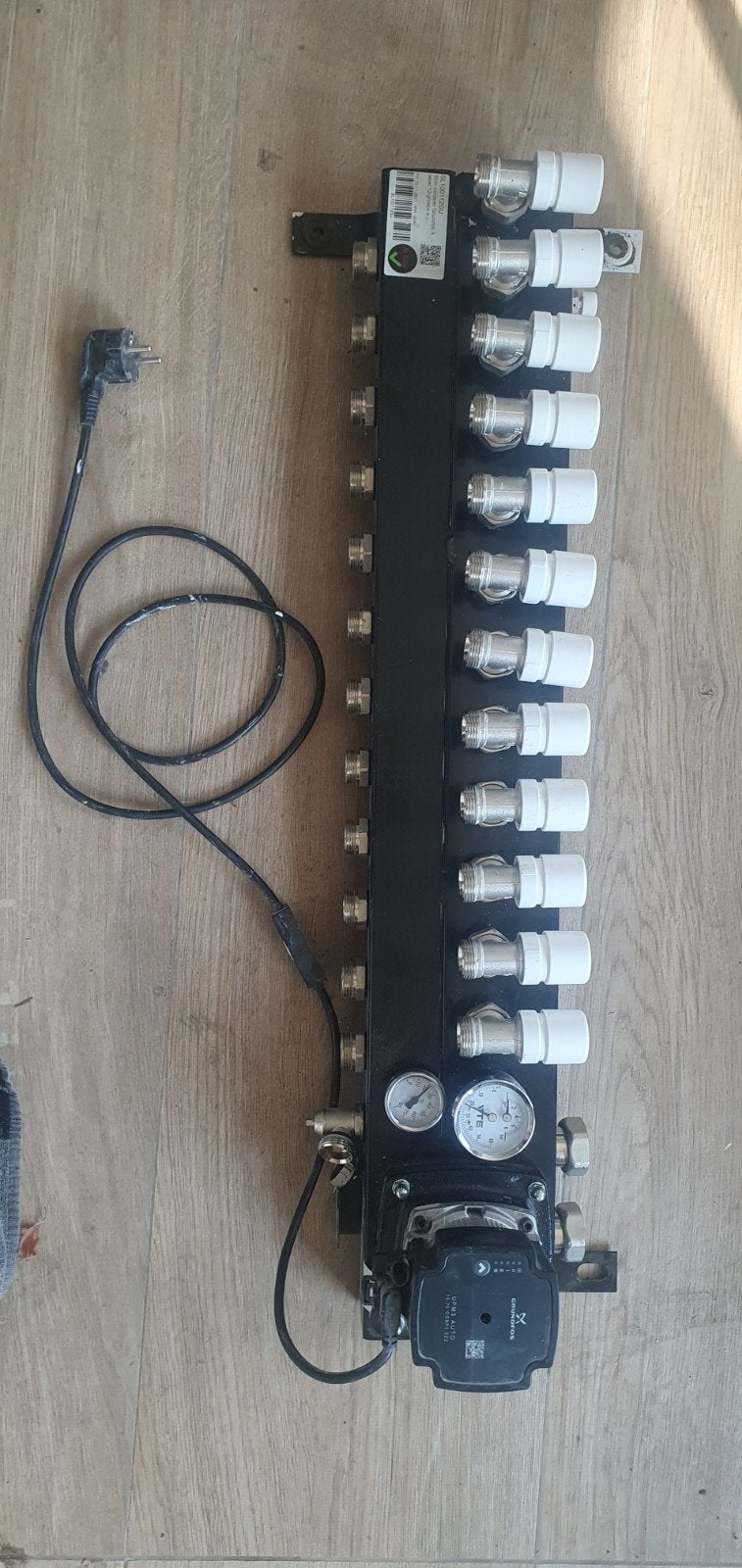12 groeps vloerverwarmings verdeler Grundfos, Ophalen of Verzenden, Minder dan 60 cm, Overige typen, Minder dan 30 cm