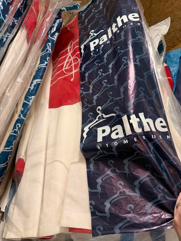 Majorette pakken, laarzen en hoedjes, Ophalen, Gedragen, Carnaval, Kleding