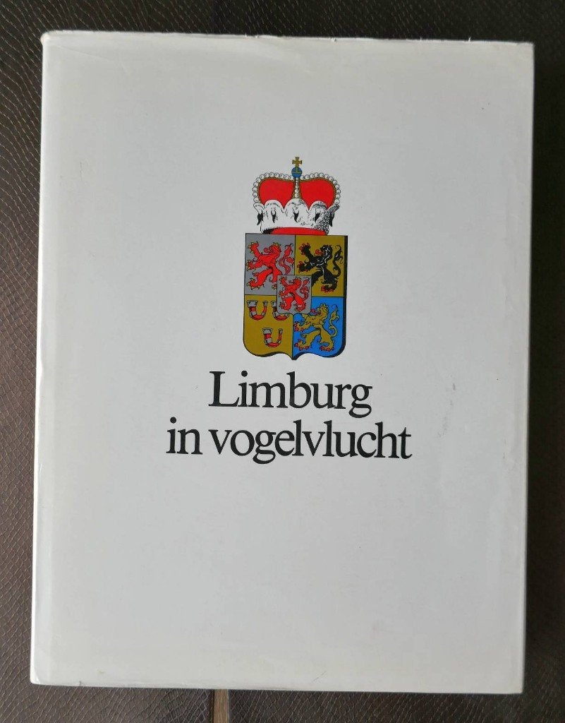 Limburg in Vogelvlucht – Luchtfotoboek van Heel Limburg, Ophalen of Verzenden, Gelezen