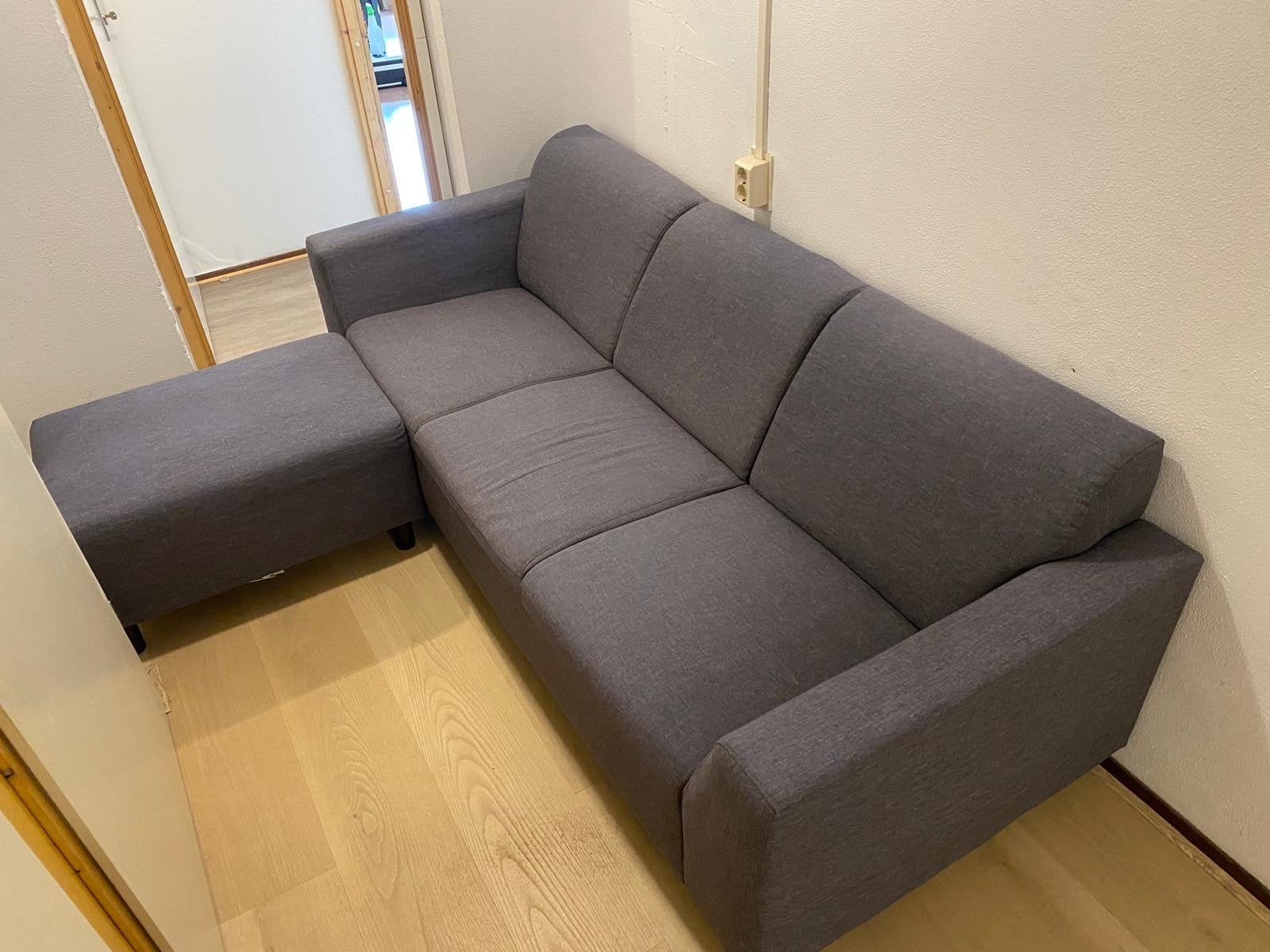 Grijze hoekbank met hocker, Ophalen, Hoekbank, Driepersoons, 75 tot 100 cm