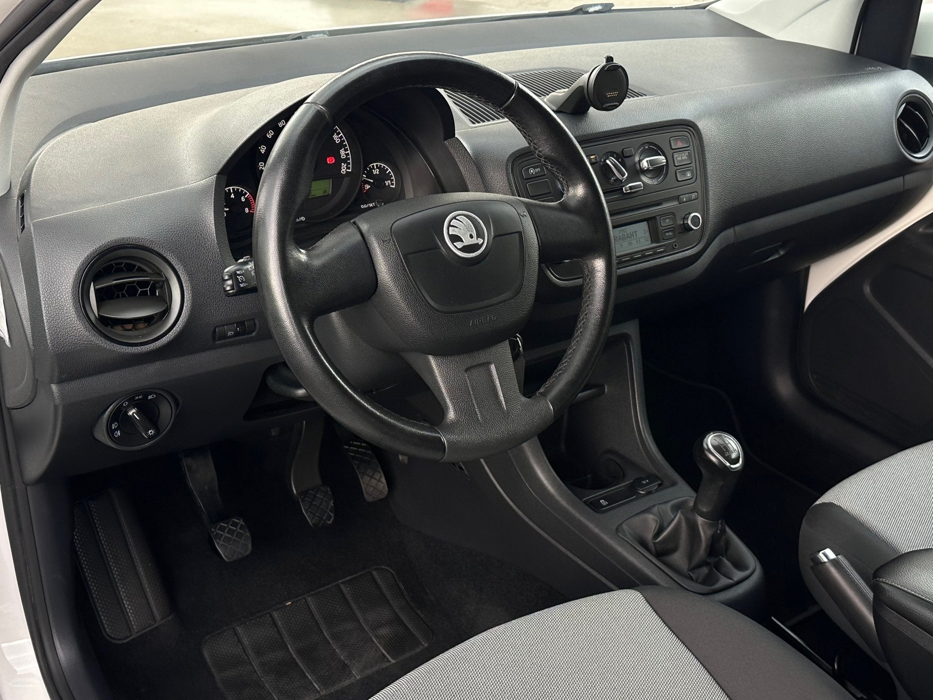 Skoda Citigo 1.0 Greentech Tour|Getint Glas|LM Velgen|Cruise, Auto's, Voorwielaandrijving, Euro 5, Stof, Zwart