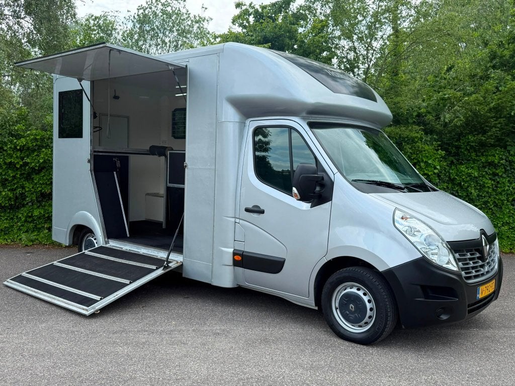 Renault Master 2018 Paardenwagen Horsetruck zijlader LAGE KM, Dieren en Toebehoren, Overige materialen, Rensingautos@hotmail.com