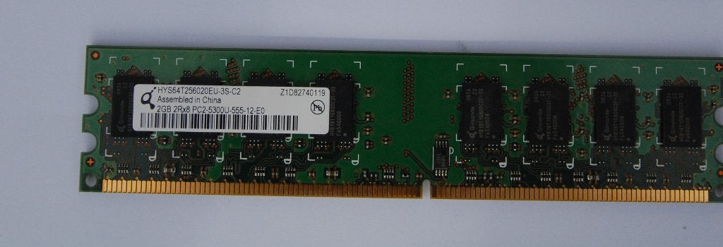 1x Qimonda 2GB PC2-5300 HYS64T256020EU-3S-C2 SDRAM, Computers en Software, RAM geheugen, Ophalen of Verzenden, Zo goed als nieuw