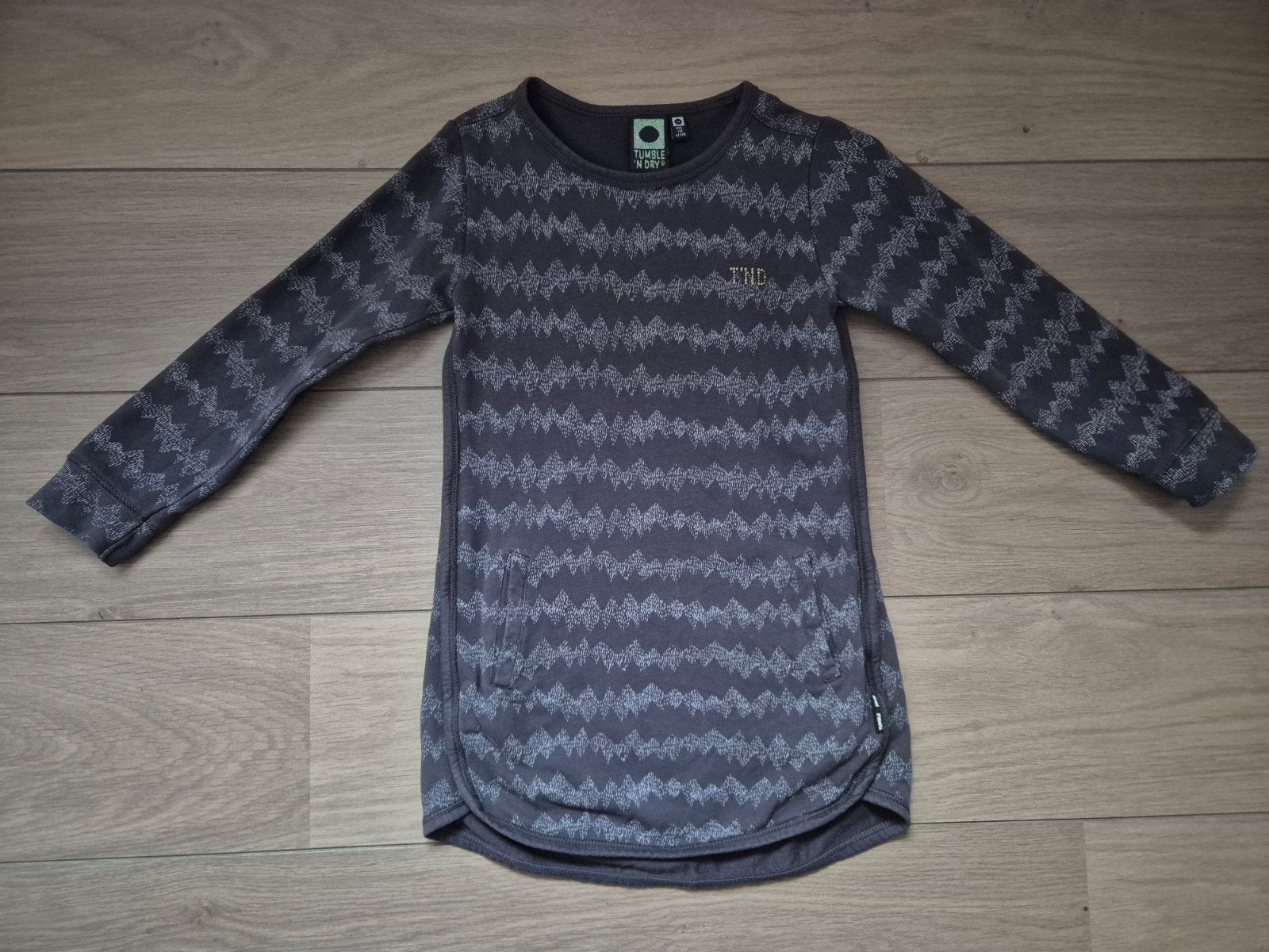 Tumble ’N Dry sweatjurk – antraciet – mt 110 – ZGAN, Kinderen en Baby's, Kinderkleding | Maat 110, Ophalen of Verzenden, Zo goed als nieuw