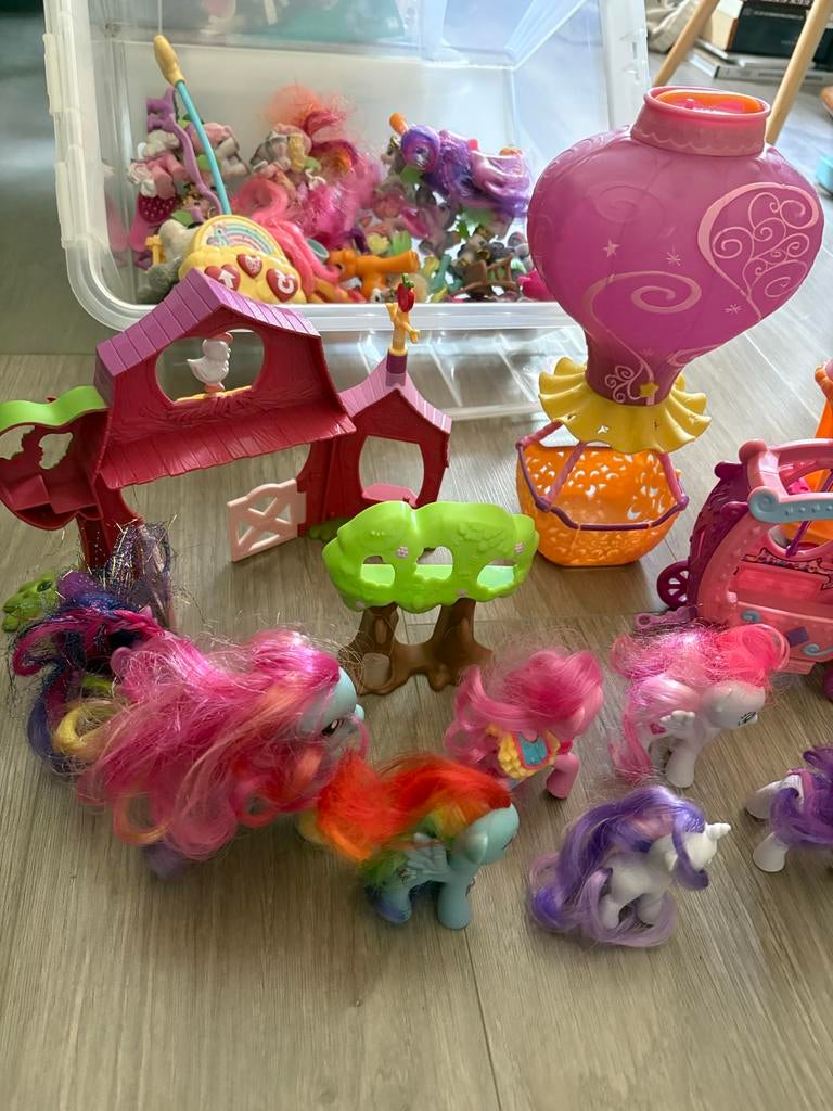 Grote set My Little Pony speelgoed met accessoires, Ophalen, Zo goed als nieuw, Poppenhuis