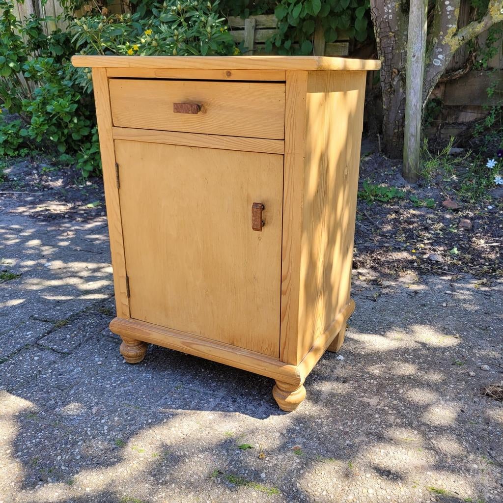 Brocante oude grenen nachtkastje, klein grenen kastje, Ophalen
