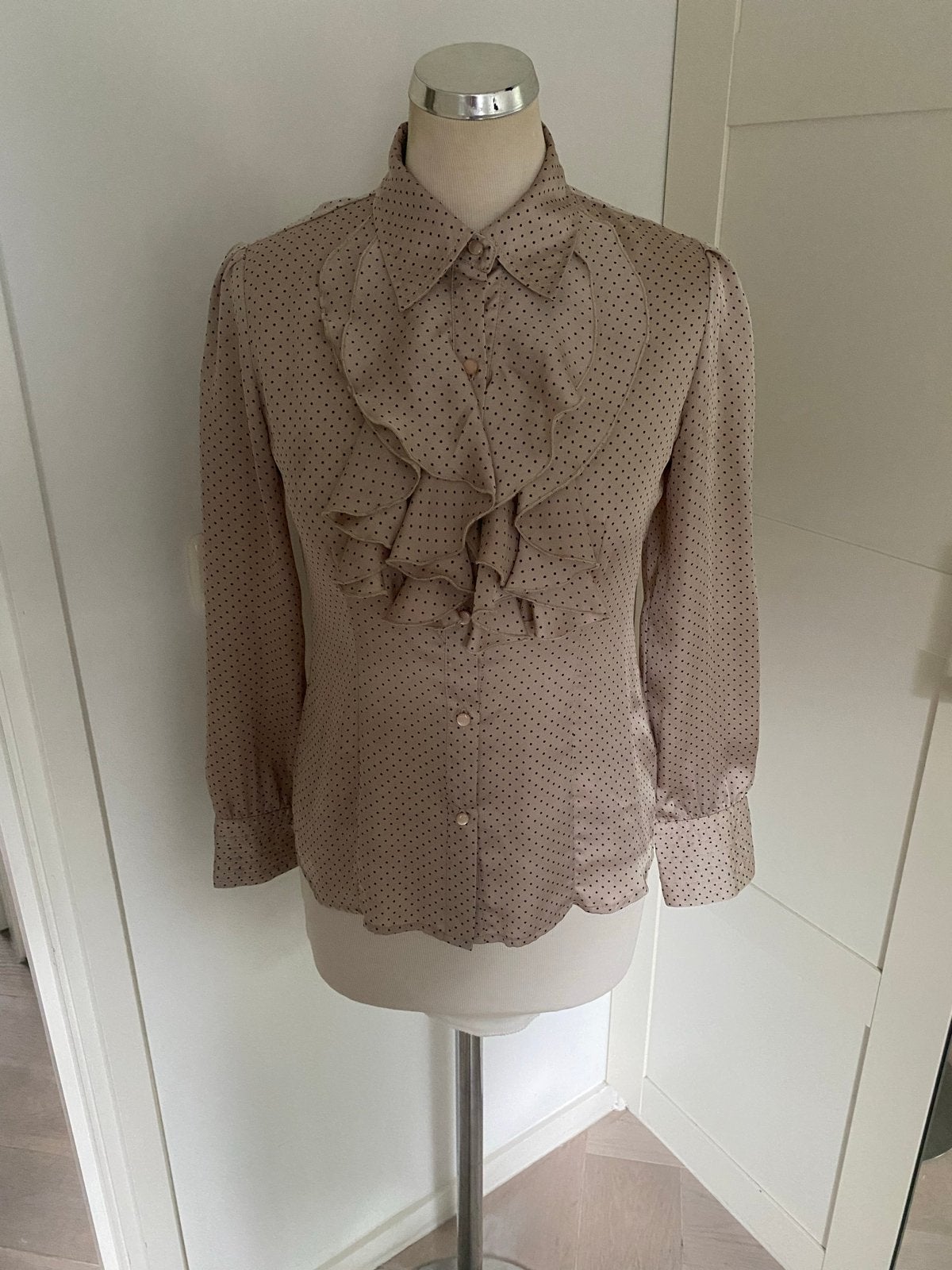 Accent Blouse met stippen en ruches maat S, Ophalen of Verzenden, Zo goed als nieuw, Maat 36 (S), Beige