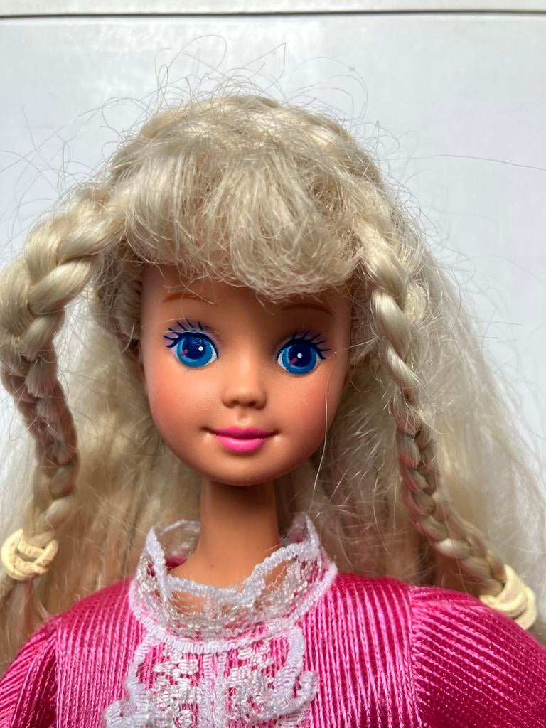 Vintage kind Barbie pop met roze jurk en blond haar, Ophalen of Verzenden, Gebruikt, Barbie