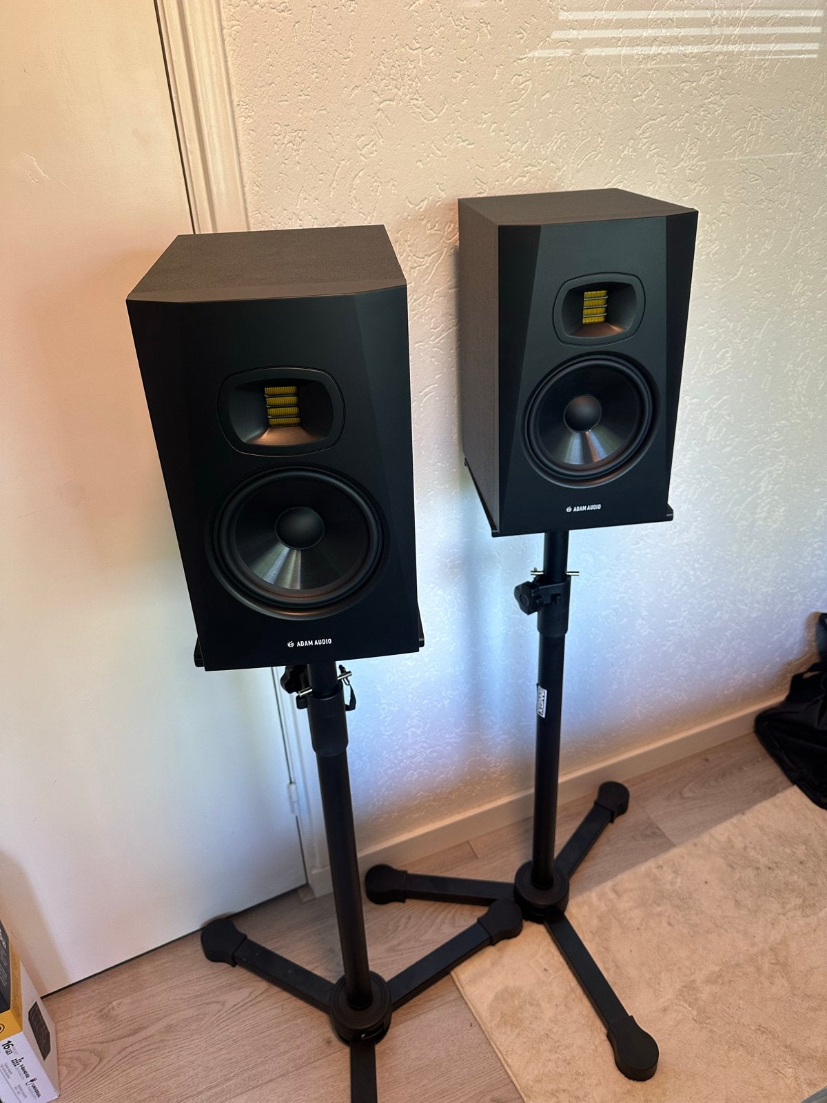 Adam Audio T7V Studiomonitoren (set van 2), Studiomonitor, Inclusief standaarden, Zo goed als nieuw, Ophalen