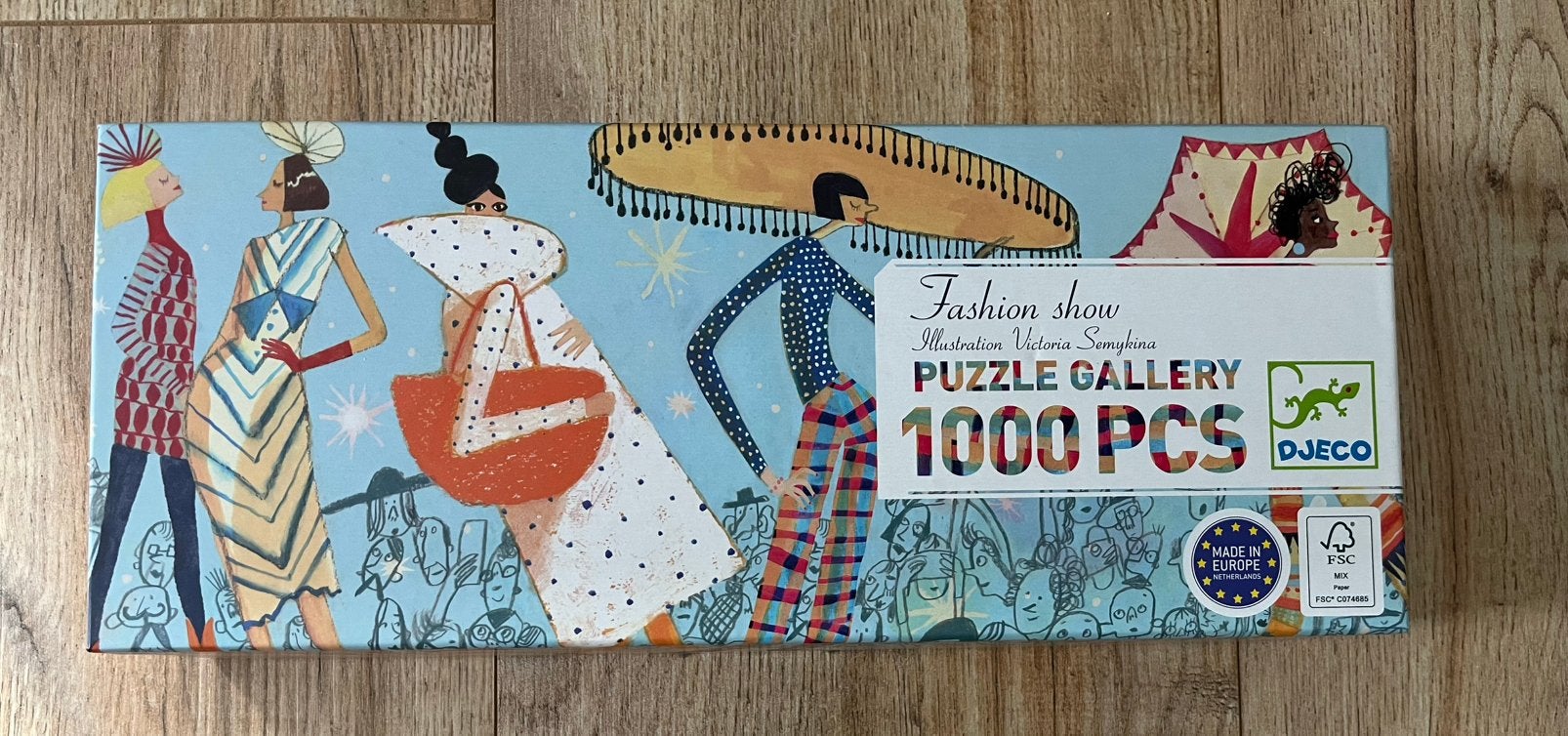 Djeco puzzel 1000 stukjes Fashion Show, Ophalen of Verzenden, 500 t/m 1500 stukjes, Zo goed als nieuw