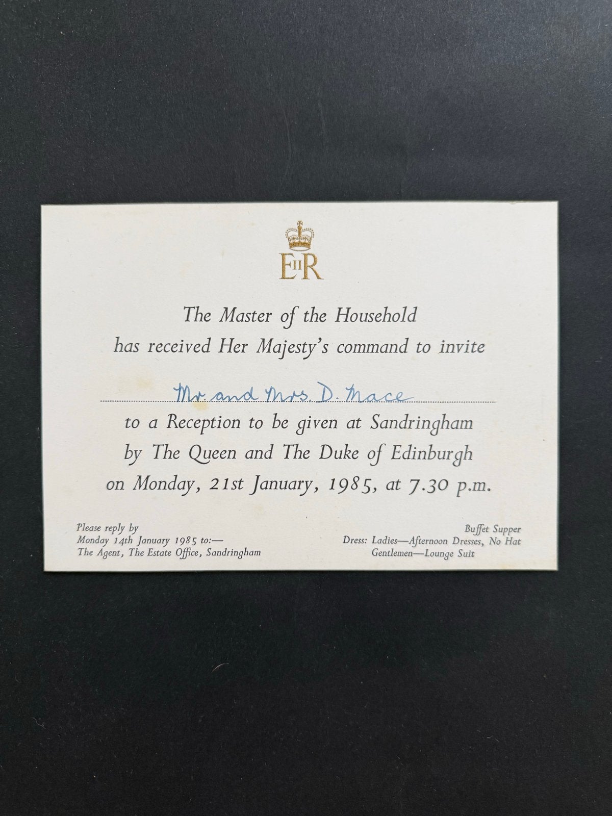 Originele Sandringham uitnodiging Queen Elizabeth II 1985, Ophalen of Verzenden, Gebruikt, Buitenland, Kaart, Foto of Prent