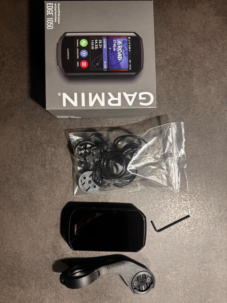 Garmin Edge 1050 GPS Fietscomputer en sensoren, Fietsen en Brommers, Fietsaccessoires | Fietscomputers, Ophalen, Draadloos, Zo goed als nieuw